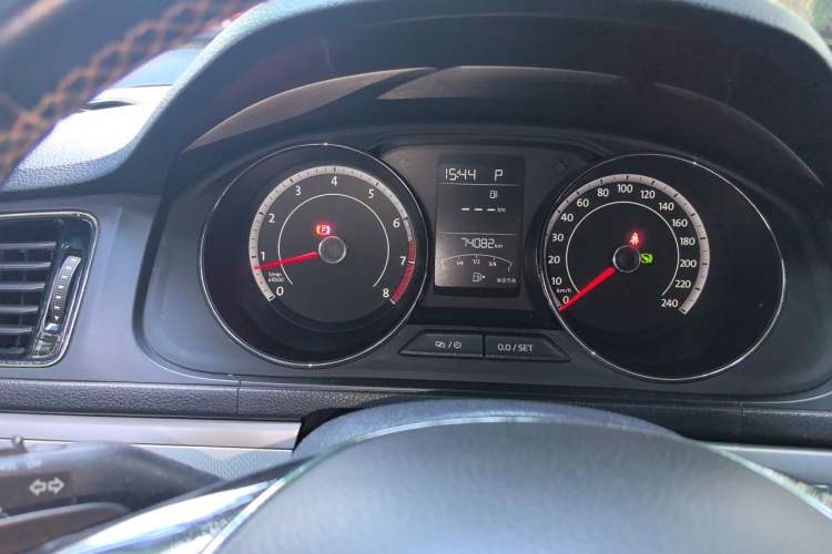Used Volkswagen Cross Lavida 2017 230TSI DSG Luxury Edition Odometer Close Up