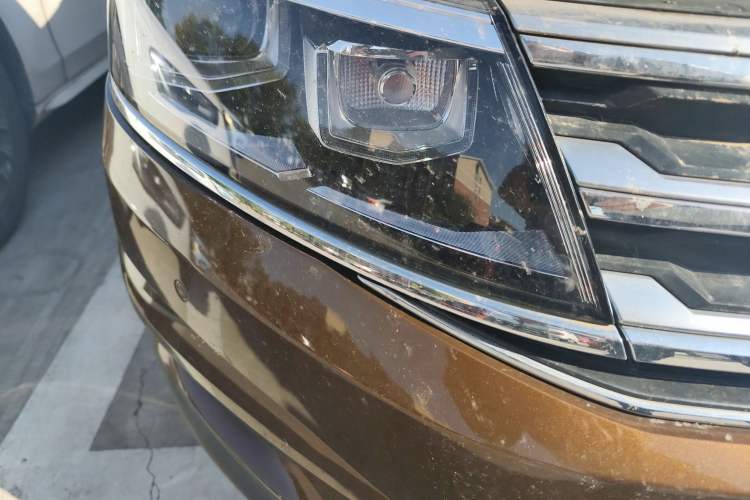Used Volkswagen Cross Lavida 2017 230TSI DSG Luxury Edition Right Front Headlight