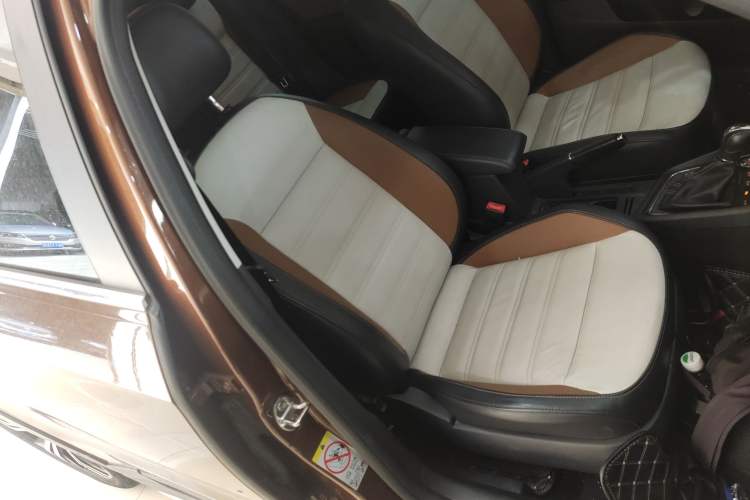 Used Volkswagen Cross Lavida 2017 230TSI DSG Luxury Edition Right Front Seat