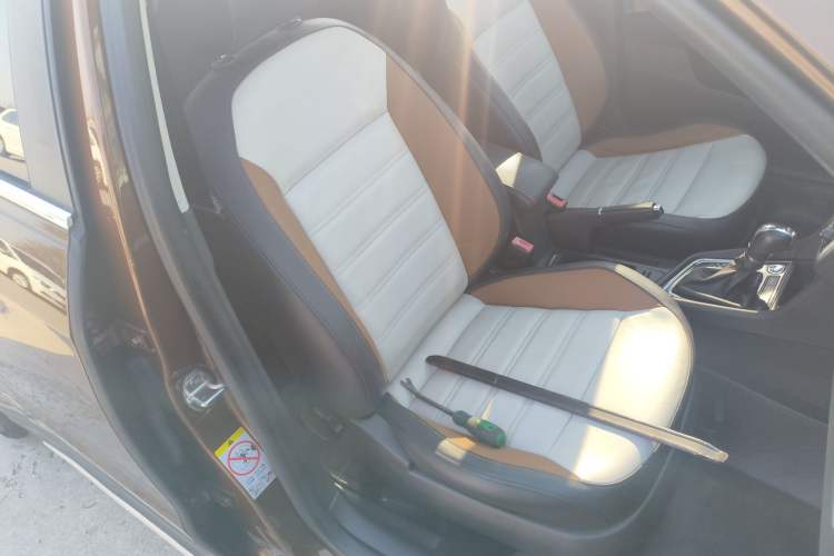 Used Volkswagen Cross Lavida 2017 230TSI DSG Luxury Edition Right Front Seat