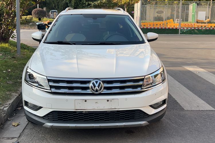 Used Volkswagen Cross Lavida 2017 230TSI DSG Luxury Edition Exterior 1