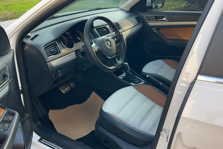 Used Volkswagen Cross Lavida 2017 230TSI DSG Luxury Edition Interior 1
