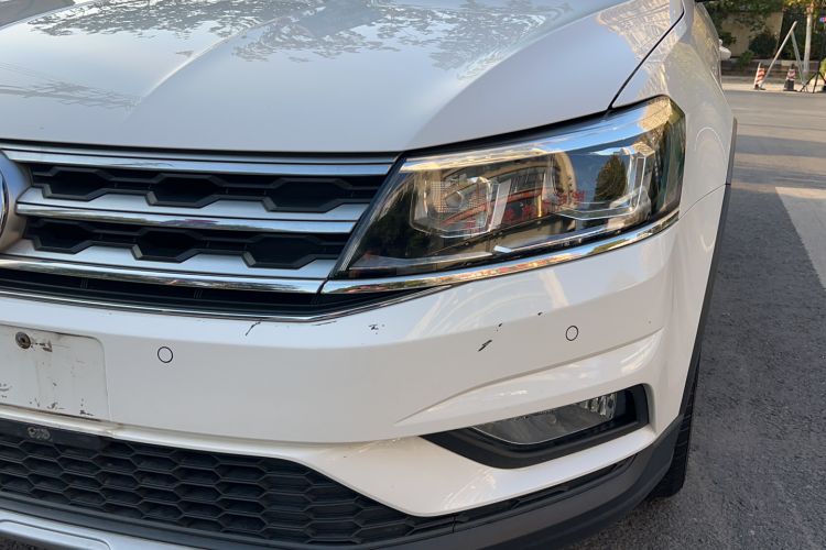 Used Volkswagen Cross Lavida 2017 230TSI DSG Luxury Edition Left Front Headlight