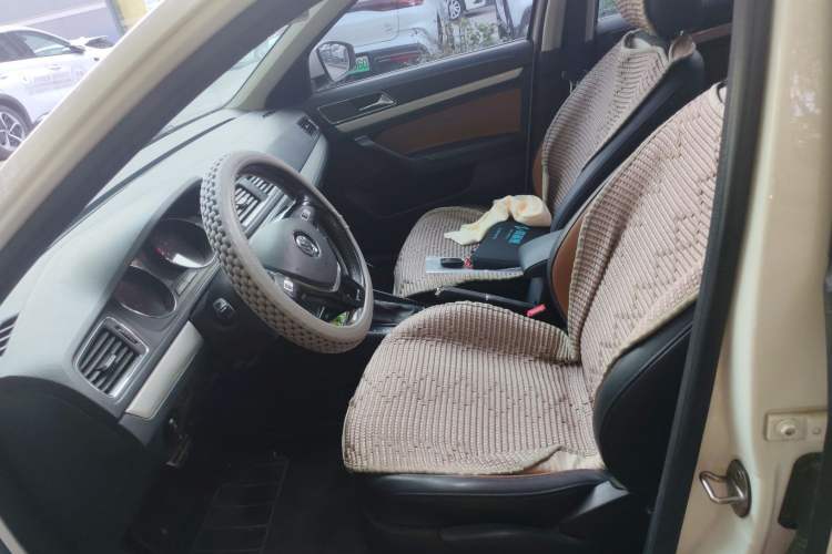 Used Volkswagen Cross Lavida 2017 1.6L Automatic Comfort Edition Left Front Seat