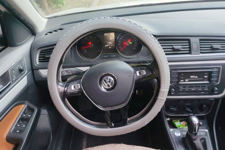 Used Volkswagen Cross Lavida 2017 1.6L Automatic Comfort Edition Steering Wheel