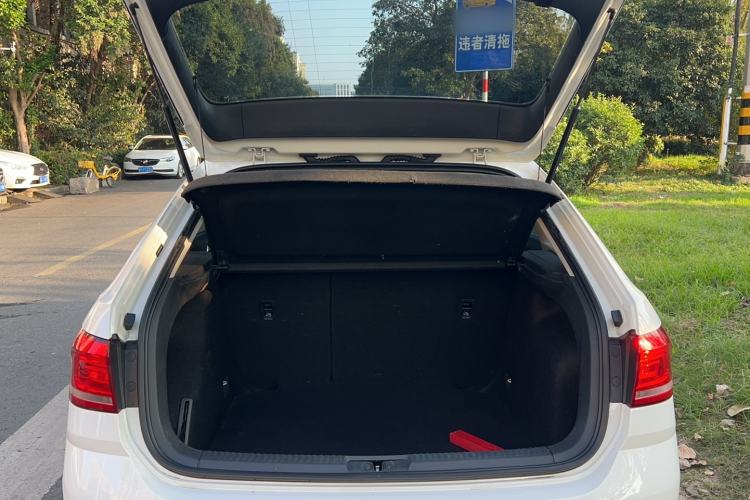 Used Volkswagen Cross Lavida 2017 230TSI DSG Luxury Edition Trunk