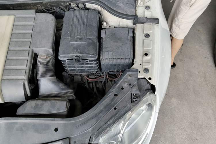 Used Volkswagen Eos 2008 2.0 TSI DSG Engine Bay Left