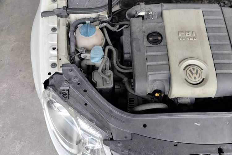 Used Volkswagen Eos 2008 2.0 TSI DSG Engine Bay Right