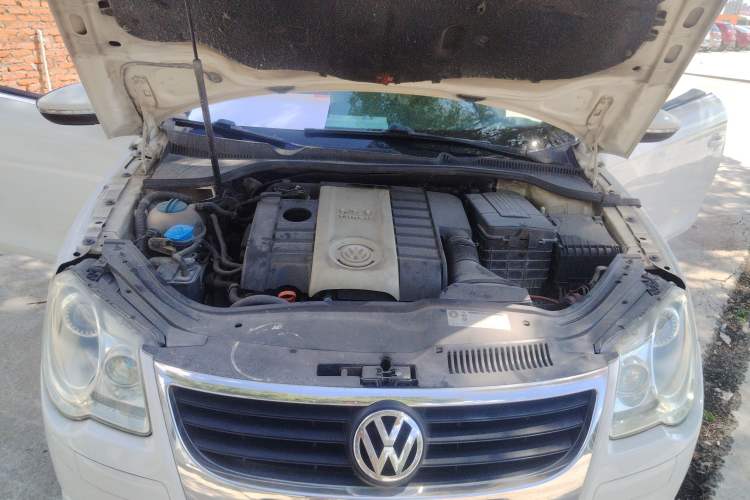 Used Volkswagen Eos 2008 2.0 TSI DSG Engine Bay