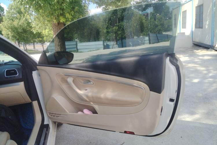 Used Volkswagen Eos 2008 2.0 TSI DSG Interior 3