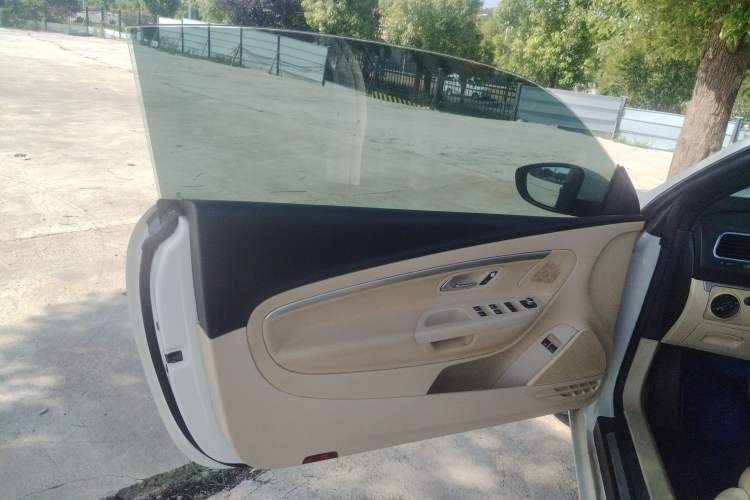 Used Volkswagen Eos 2008 2.0 TSI DSG Interior 5