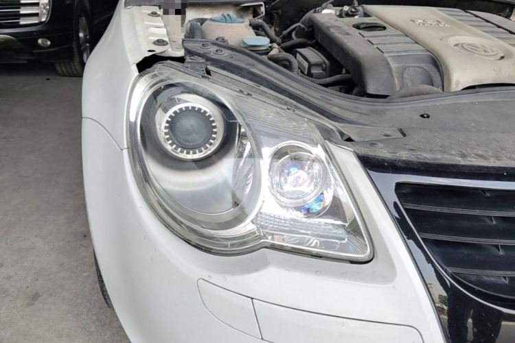Used Volkswagen Eos 2008 2.0 TSI DSG Right Front Headlight