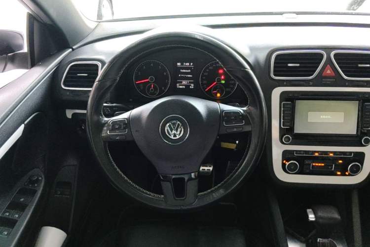 Used Volkswagen Eos 2008 2.0 TSI DSG Steering Wheel