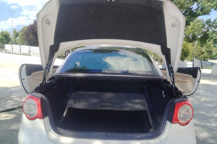 Used Volkswagen Eos 2008 2.0 TSI DSG Trunk