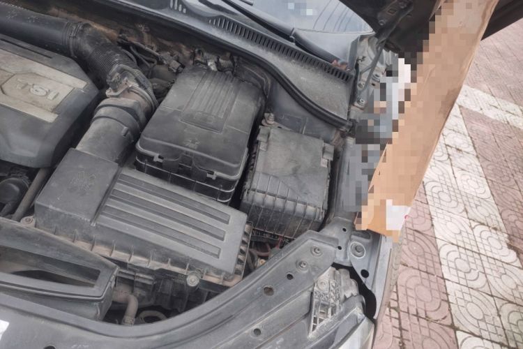 Used Volkswagen Eos 2010 2.0 TSI DSG Comfort Edition Engine Bay Left