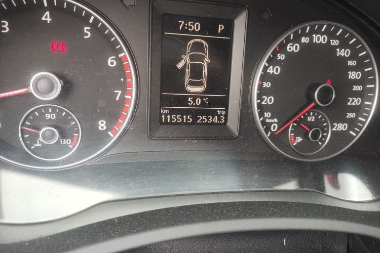 Used Volkswagen Eos 2010 2.0 TSI DSG Comfort Edition Odometer Close Up
