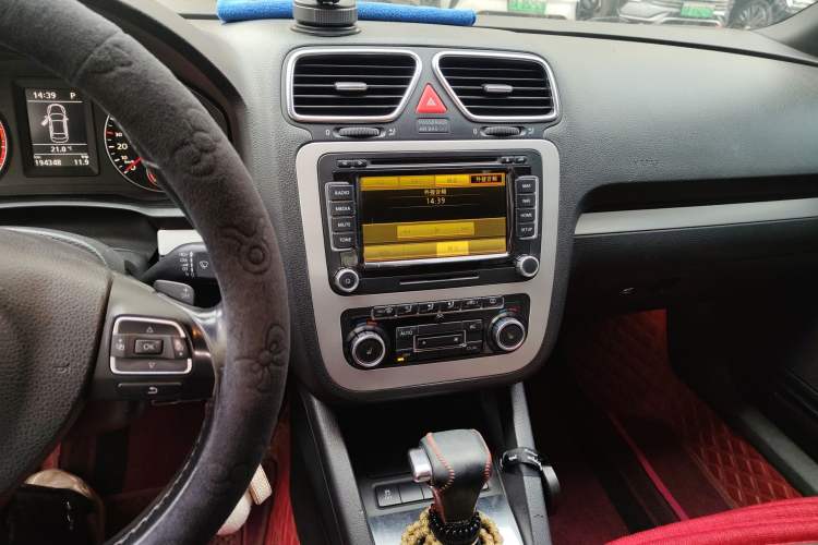 Used Volkswagen Eos 2010 2.0 TSI DSG Luxury Edition Audio And AC Panel