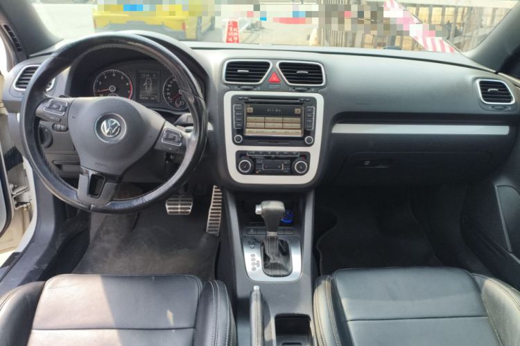 Used Volkswagen Eos 2010 2.0 TSI DSG Moonlit Edition Center Console