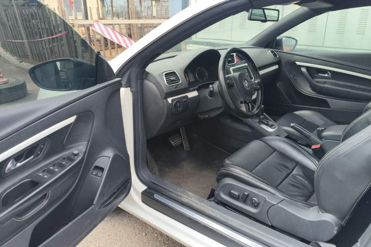 Used Volkswagen Eos 2010 2.0 TSI DSG Moonlit Edition Driver Seat