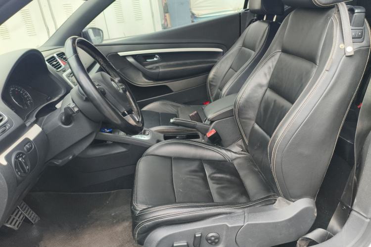 Used Volkswagen Eos 2010 2.0 TSI DSG Moonlit Edition Left Front Seat