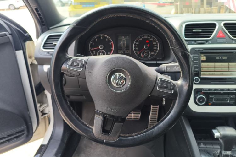 Used Volkswagen Eos 2010 2.0 TSI DSG Moonlit Edition Steering Wheel