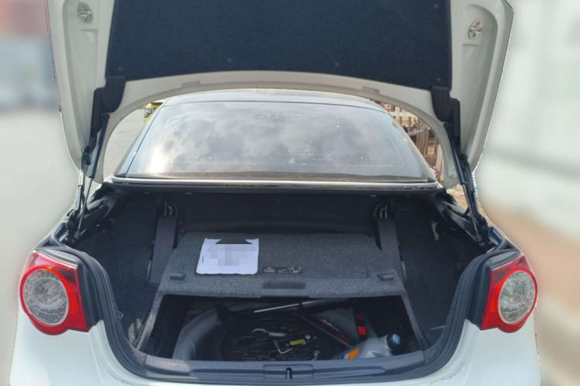 Used Volkswagen Eos 2010 2.0 TSI DSG Moonlit Edition Trunk
