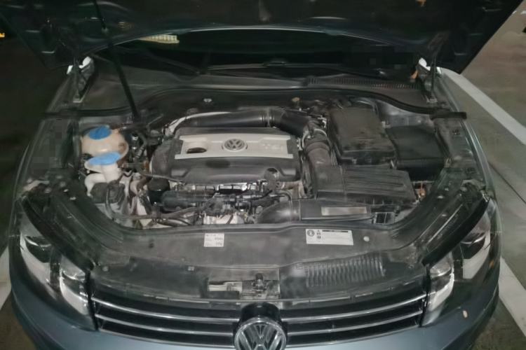 Used Volkswagen Eos 2011 2.0 TSI Engine Bay