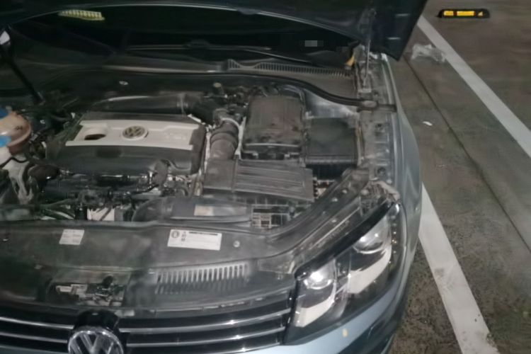 Used Volkswagen Eos 2011 2.0 TSI Engine Bay Left