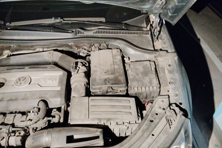 Used Volkswagen Eos 2011 2.0 TSI Engine Bay Left
