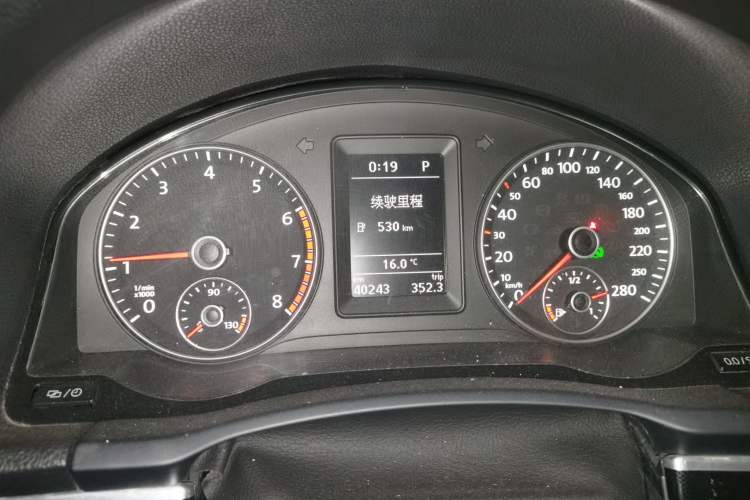 Used Volkswagen Eos 2011 2.0 TSI Instrument Cluster