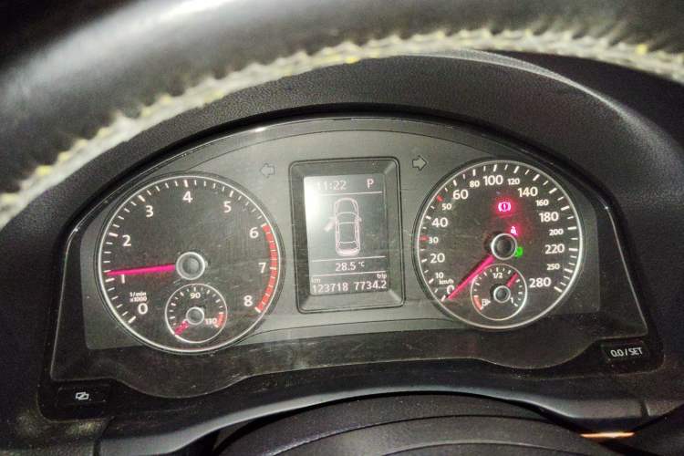 Used Volkswagen Eos 2011 2.0 TSI Instrument Cluster