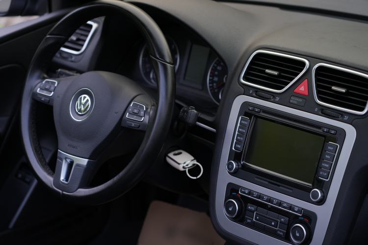 Used Volkswagen Eos 2011 2.0 TSI Audio And AC Panel