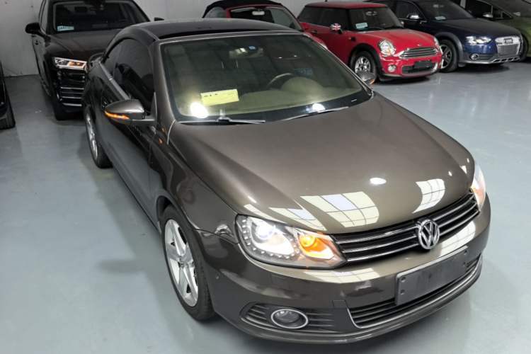 Used Volkswagen Eos 2011 2.0 TSI Front Right 45 Deg