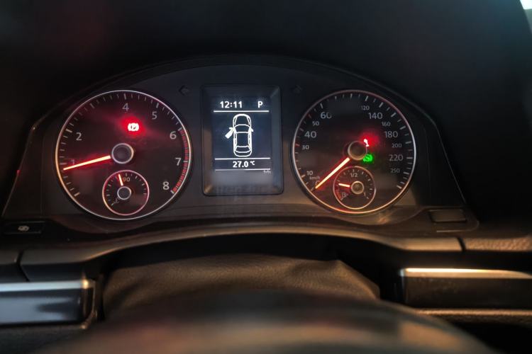 Used Volkswagen Eos 2011 2.0 TSI Instrument Cluster