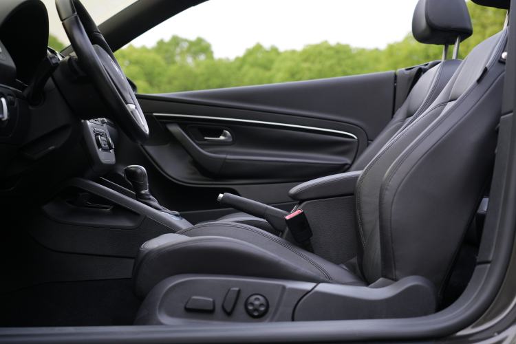Used Volkswagen Eos 2011 2.0 TSI Interior 2