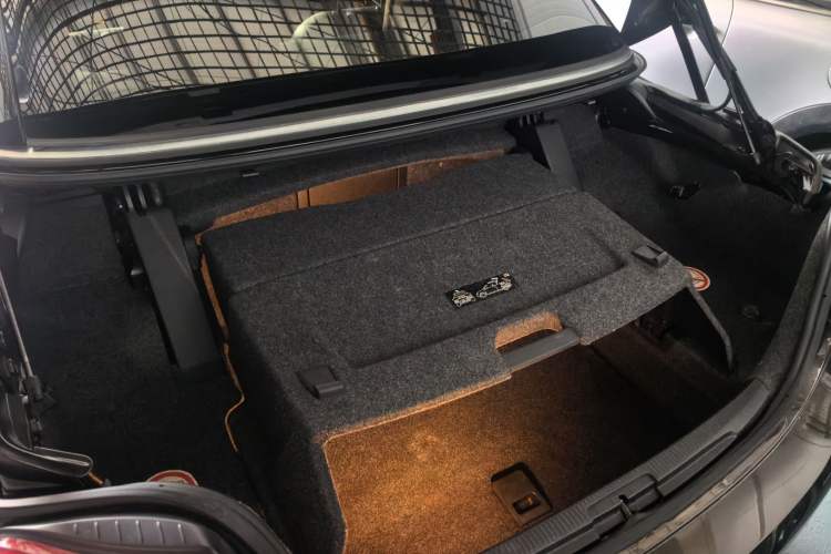 Used Volkswagen Eos 2011 2.0 TSI Trunk