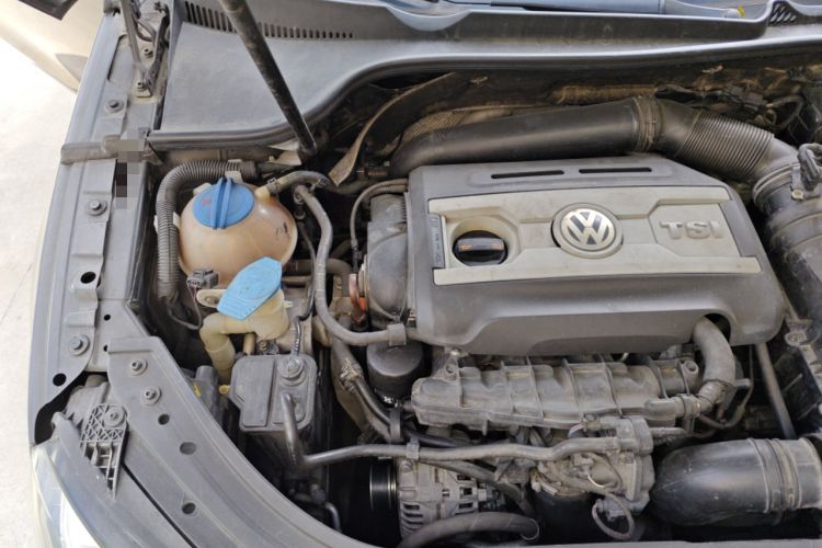 Used Volkswagen Eos 2011 2.0 TSI Engine Bay Right