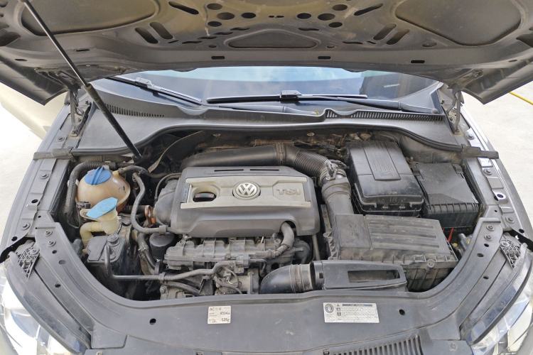 Used Volkswagen Eos 2011 2.0 TSI Engine Bay