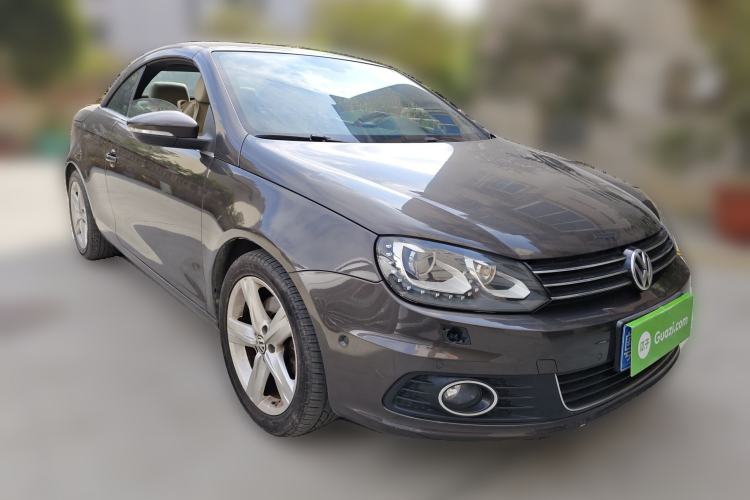 Used Volkswagen Eos 2011 2.0 TSI Front Right 45 Deg