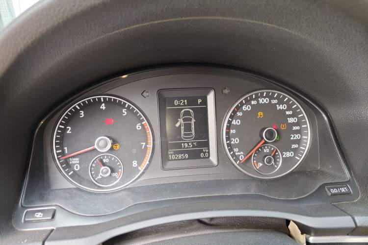 Used Volkswagen Eos 2011 2.0 TSI Instrument Cluster