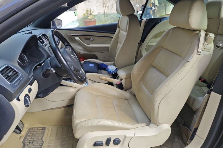 Used Volkswagen Eos 2011 2.0 TSI Left Front Seat