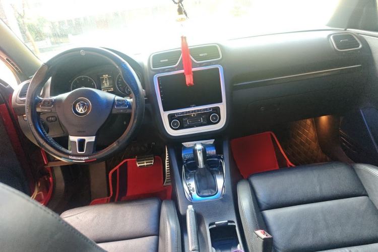 Used Volkswagen Eos 2011 2.0 TSI Center Console