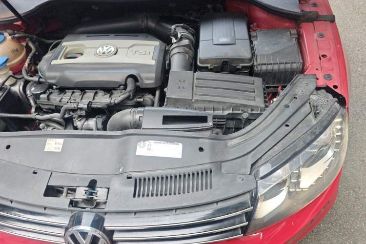 Used Volkswagen Eos 2011 2.0 TSI Engine Bay Left