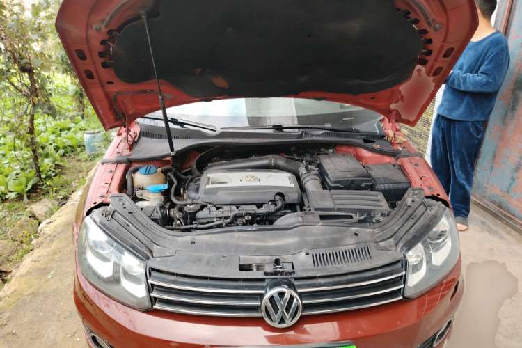 Used Volkswagen Eos 2011 2.0 TSI Engine Bay