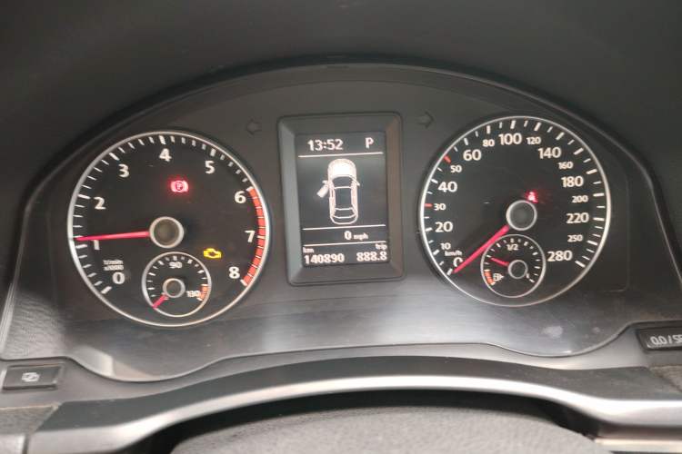 Used Volkswagen Eos 2011 2.0 TSI Instrument Cluster