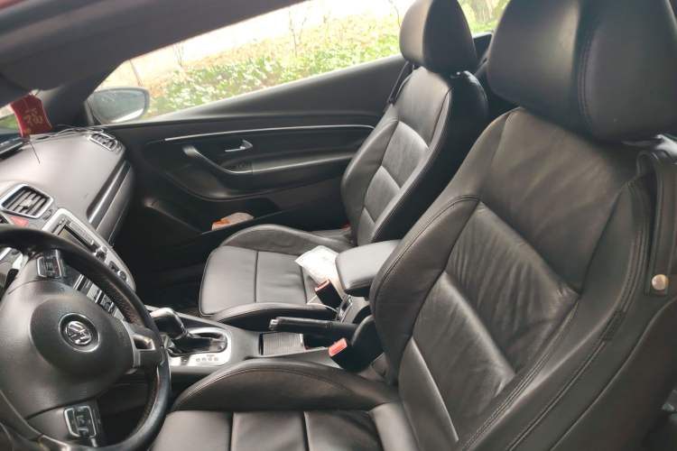 Used Volkswagen Eos 2011 2.0 TSI Left Front Seat