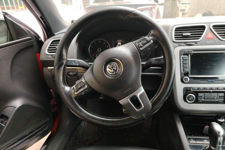 Used Volkswagen Eos 2011 2.0 TSI Steering Wheel