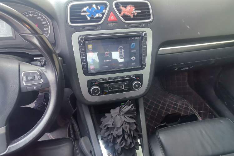 Used Volkswagen Eos 2011 2.0 TSI Audio And AC Panel
