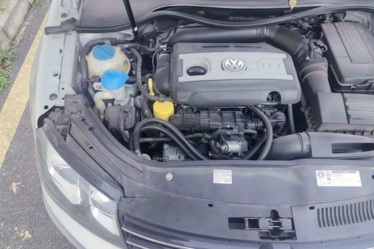 Used Volkswagen Eos 2011 2.0 TSI Engine Bay Right