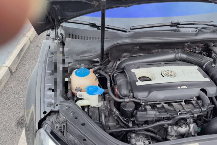 Used Volkswagen Eos 2011 2.0 TSI Engine Bay Right